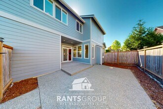 2411 43 Ave SE in Puyallup, WA - Foto de edificio - Building Photo