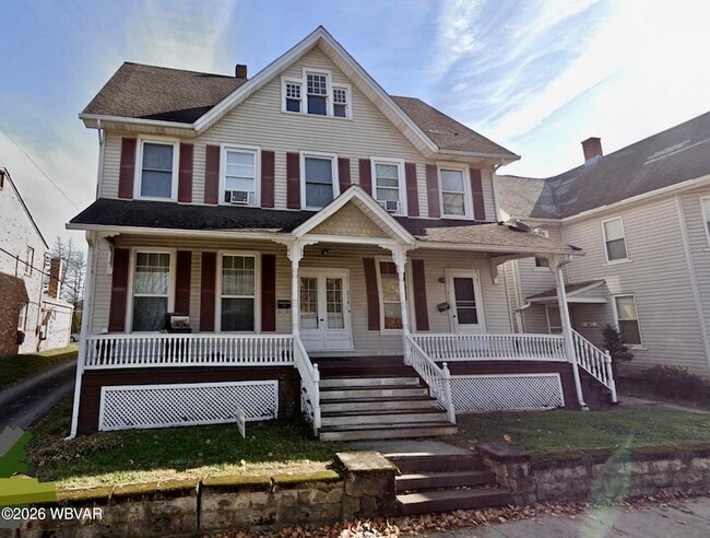 212 Montour St N in Montoursville, PA - Foto de edificio - Building Photo