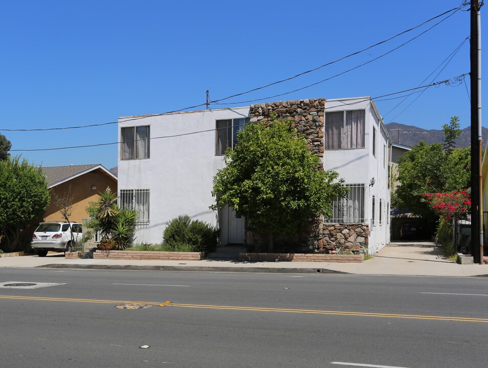 323 E Glenoaks Blvd in Glendale, CA - Building Photo