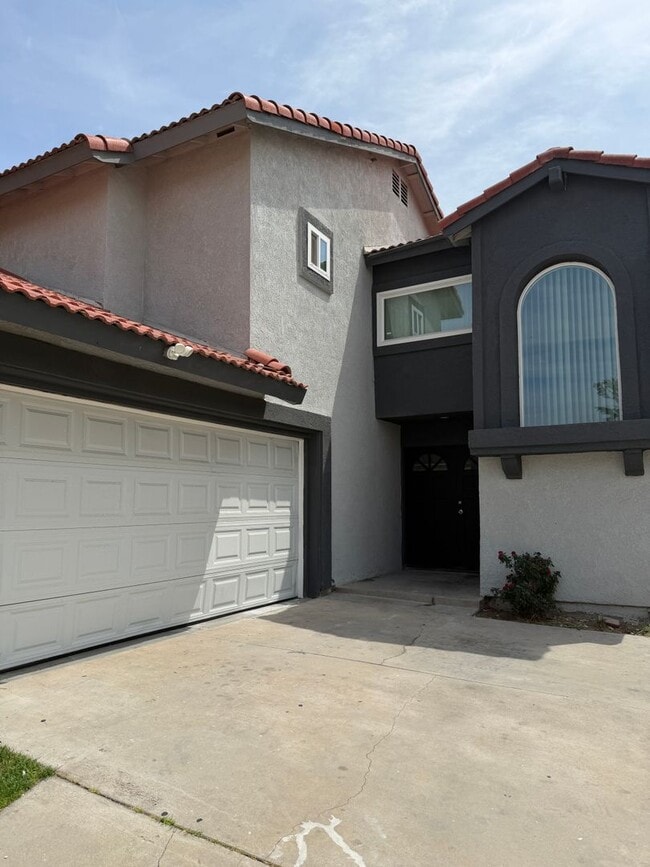 property at 1595 Sycamore Ln