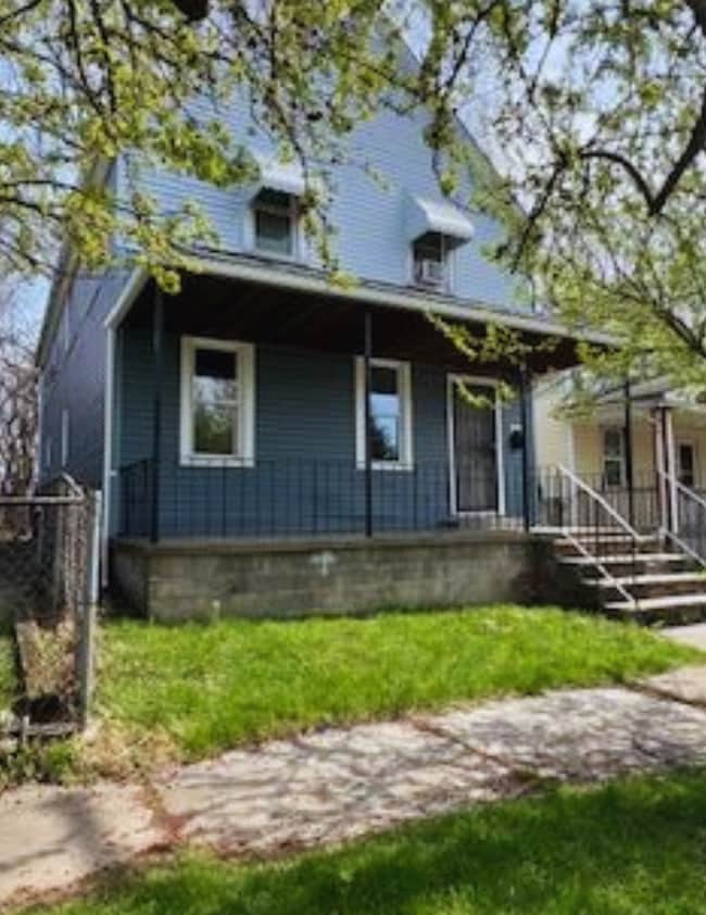 property at 3119 W 68th St