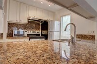 701 Rosedale St photo'