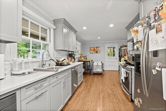104 Forest Dr in Mt Kisco, NY - Building Photo - Building Photo