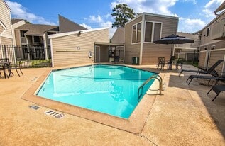 15100 Golden Eagle Dr in Humble, TX - Building Photo