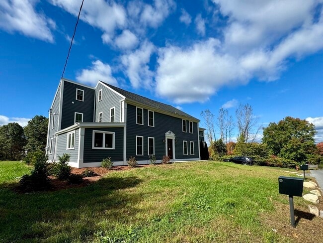 207 Wheeler St in Methuen, MA - Building Photo - Building Photo