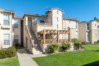 Oak Creek Villas in Santa Maria, CA - Foto de edificio - Building Photo