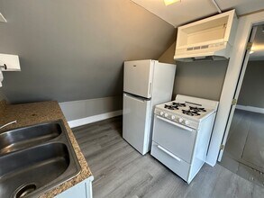 37 Smith St-Unit -3 in Portland, ME - Building Photo - Building Photo