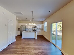 2121 Overlake Cir in Antioch, TN - Foto de edificio - Building Photo