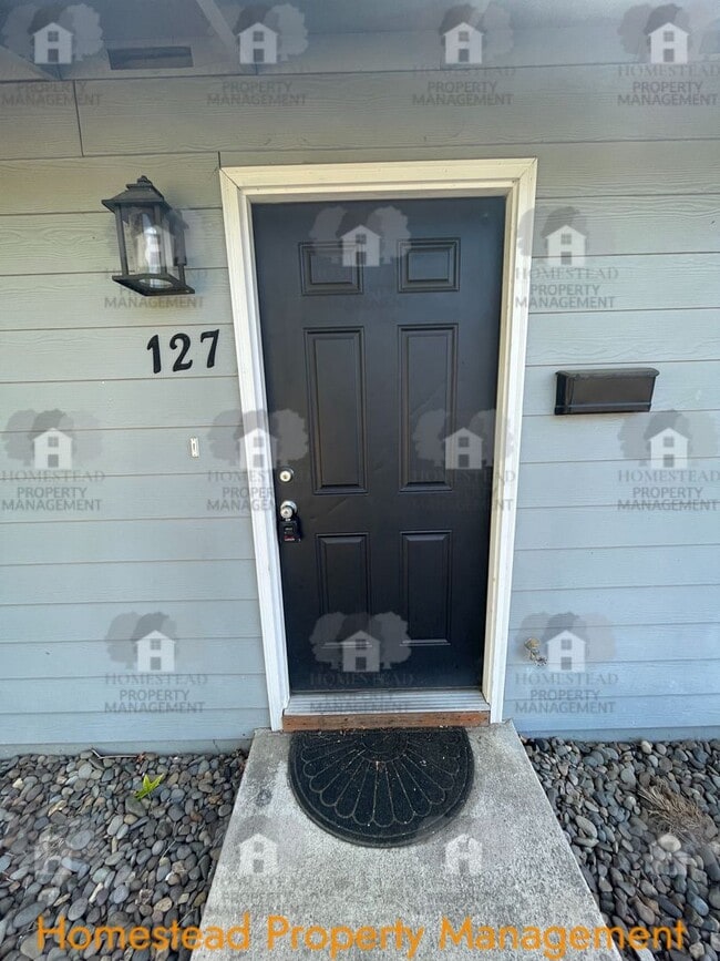 127 Whitman St S in Monmouth, OR - Building Photo - Building Photo