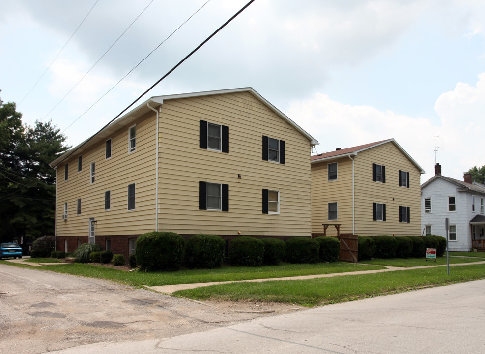 837-849 E 3rd St in Salem, OH - Building Photo