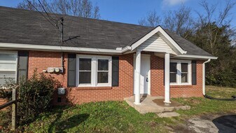 3248 Anderson Rd in Nashville, TN - Building Photo