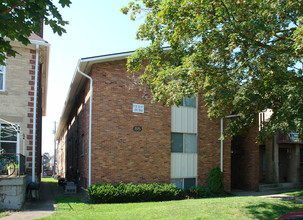 Dawson Apartments in Columbus, OH - Building Photo - Building Photo