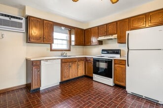 1145 Hayward St in Manchester, NH - Building Photo - Building Photo