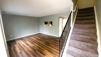 422 N 18th Ave in Hiawatha, IA - Building Photo