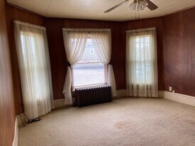 218 N 10th St, Unit 218b upstairs