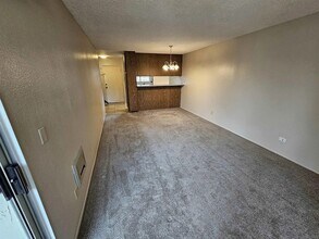 6675 Mission Gorge Rd in San Diego, CA - Building Photo - Building Photo