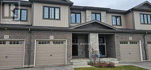 135 Hardcastle Dr in Cambridge, ON - Building Photo