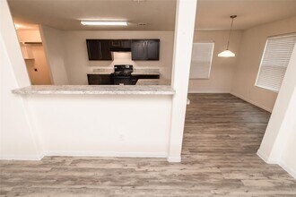 9615 Schouten Dr in Houston, TX - Building Photo - Building Photo