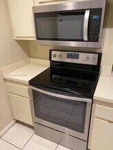 586 Westree Ln in Plantation, FL - Building Photo - Building Photo