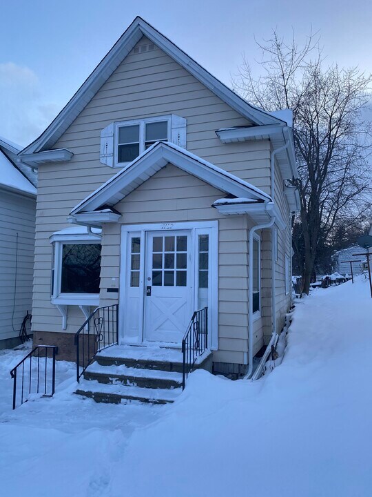 1107 N 7th Ave E in Duluth, MN - Building Photo