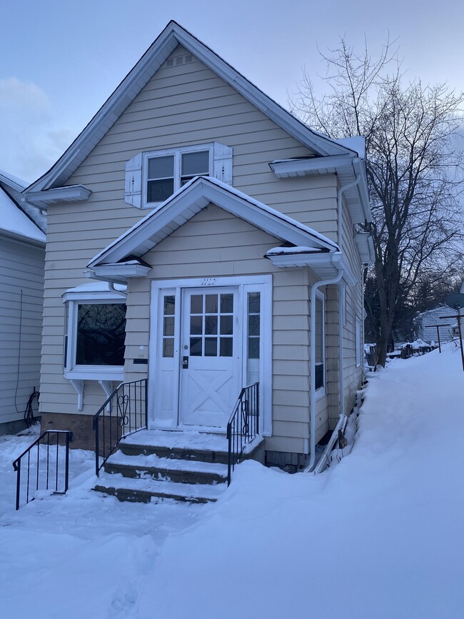 property at 1107 N 7th Ave E