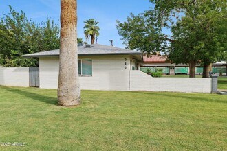 512 E Roanoke Ave in Phoenix, AZ - Building Photo - Building Photo