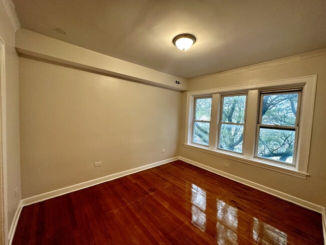 4056 W Crystal St in Chicago, IL - Building Photo - Building Photo