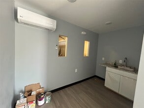 6936 Lozier St in Houston, TX - Building Photo - Building Photo