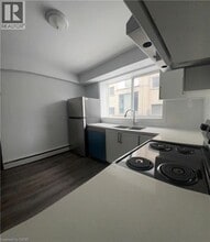 245 Mohawk Rd E in Hamilton, ON - Building Photo - Building Photo