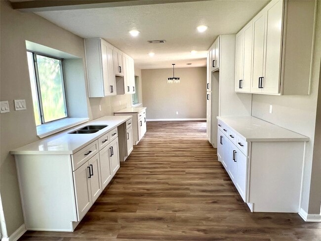 property at 305 Heathgate Dr