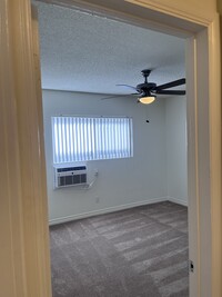 Montclair Apartments in Downey, CA - Building Photo - Building Photo