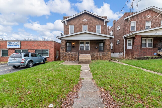 property at 2714 Hampton Ave