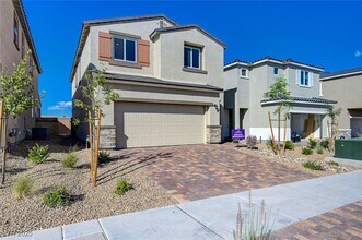 8484 W Agate Ave in Las Vegas, NV - Foto de edificio - Building Photo