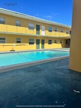 1975 NE 135th St in North Miami, FL - Building Photo - Building Photo