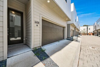 608 Thornton Rd in Houston, TX - Building Photo - Building Photo