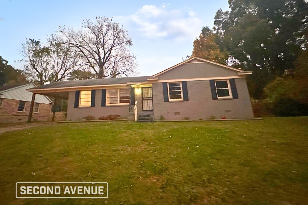 1423 Whitney Ave in Memphis, TN - Building Photo