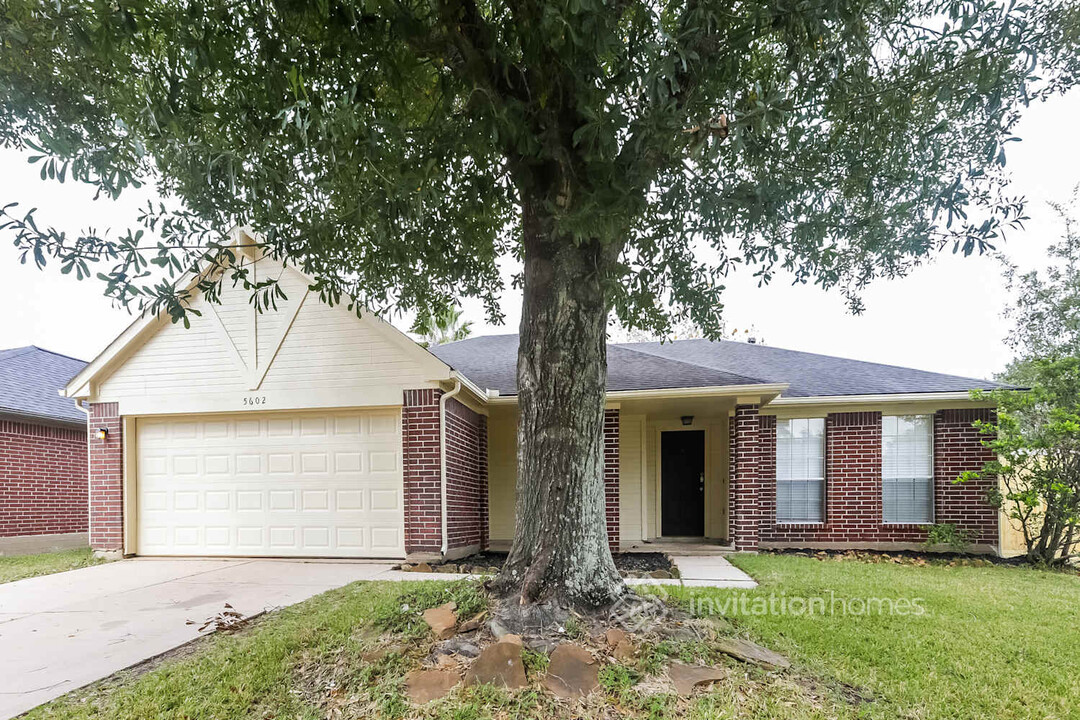 5602 Rivertree Ln in Spring, TX - Building Photo