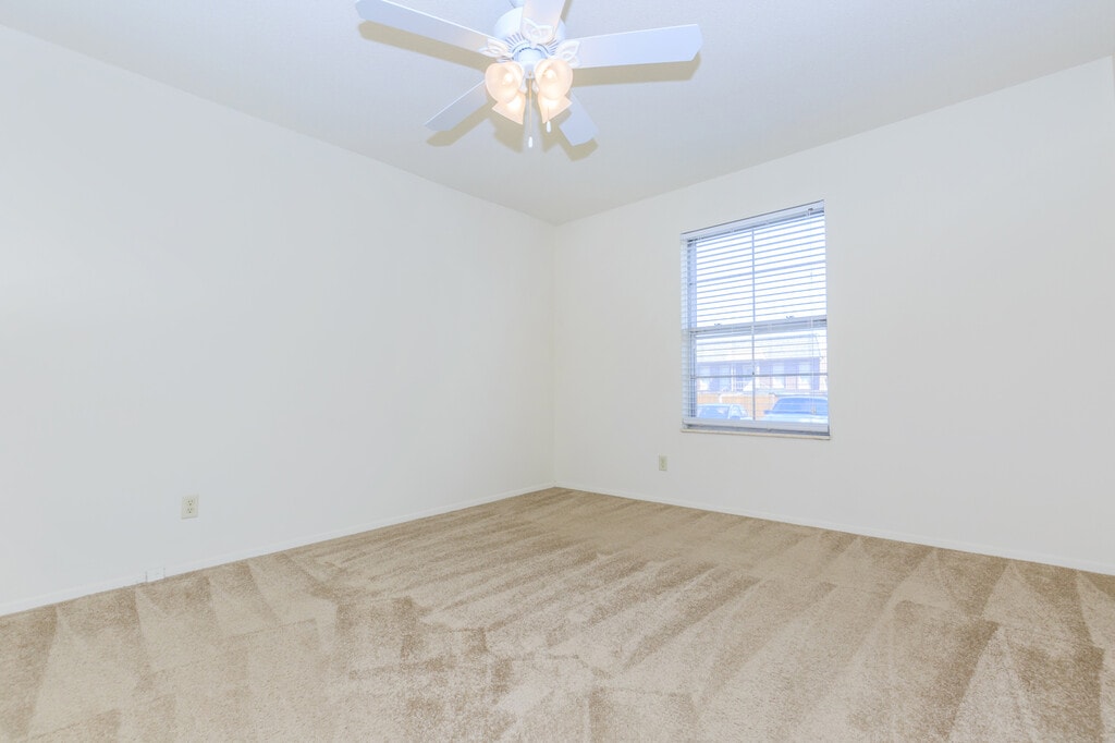 Louisburg Square Apartments & Townhomes in Overland Park, KS