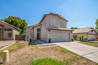 4909 E Hilton Ave in Mesa, AZ - Foto de edificio - Building Photo