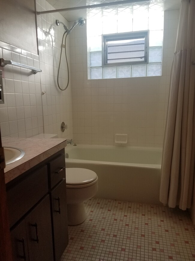 6042 S Kolmar Ave, Unit 2 in Chicago, IL - Foto de edificio - Building Photo