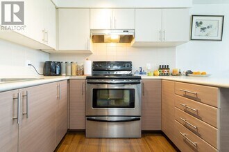 5649-5649 Kings Rd in Vancouver, BC - Building Photo - Building Photo