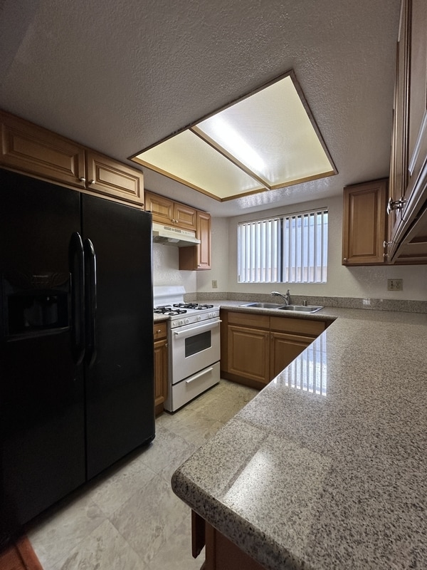 property at 1110 E Wilson Ave