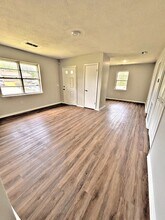 102 Elm Ct in Decatur, AL - Building Photo - Building Photo