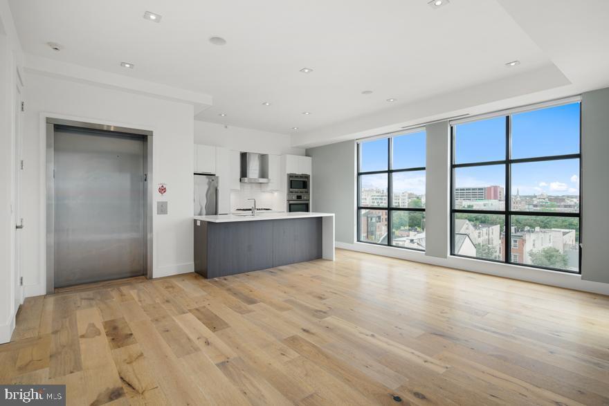 240 N 2nd St in Philadelphia, PA - Building Photo