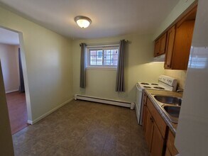 526 30th Ave in Moline, IL - Building Photo - Building Photo