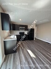 2202 Pine Valley Dr in Hamilton, OH - Building Photo - Building Photo