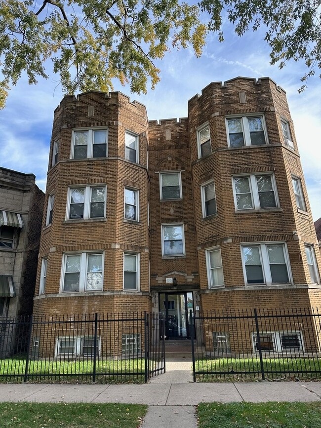 property at 6827 S Wabash Ave
