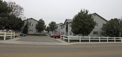 Marble Front Apartments in Caldwell, ID - Building Photo - Building Photo