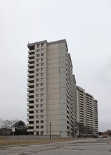 Murray Ross Apartments in Toronto, ON - Building Photo - Building Photo