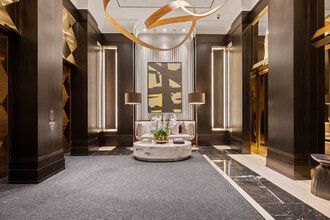 200 Cumberland St in Toronto, ON - Building Photo - Building Photo